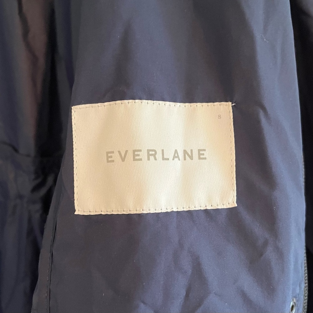 Everlane navy blue hooded rain jacket anorak - Picture 3 of 4